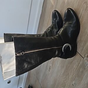 Beautiful women's boots size 7